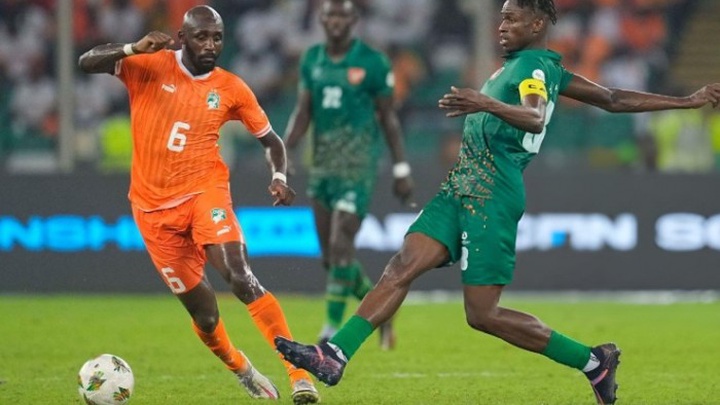 Bờ Biển Ngà cùng Uruguay